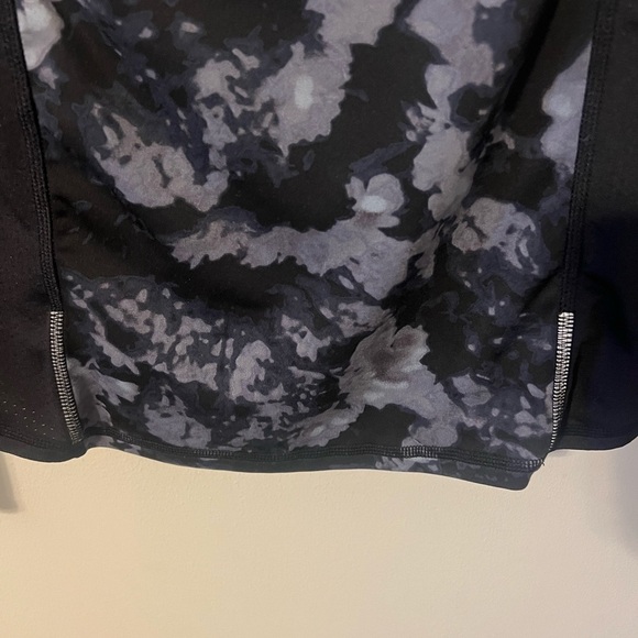 Athleta Runaway Wicking Run Swim Top Gray Black XS - Picture 6 of 6